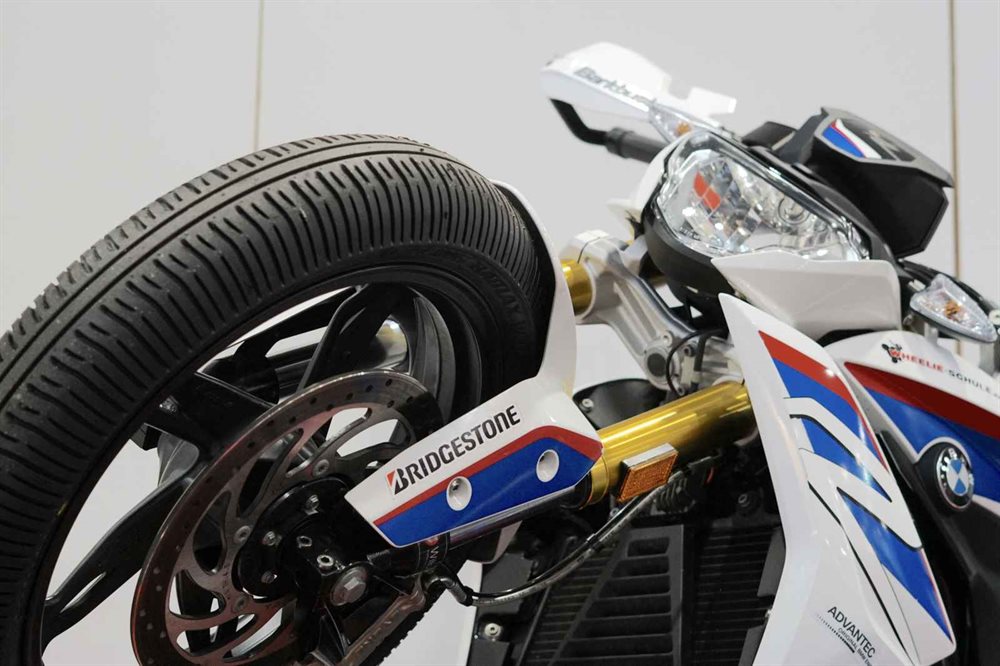 BMW Motorrad hochkant