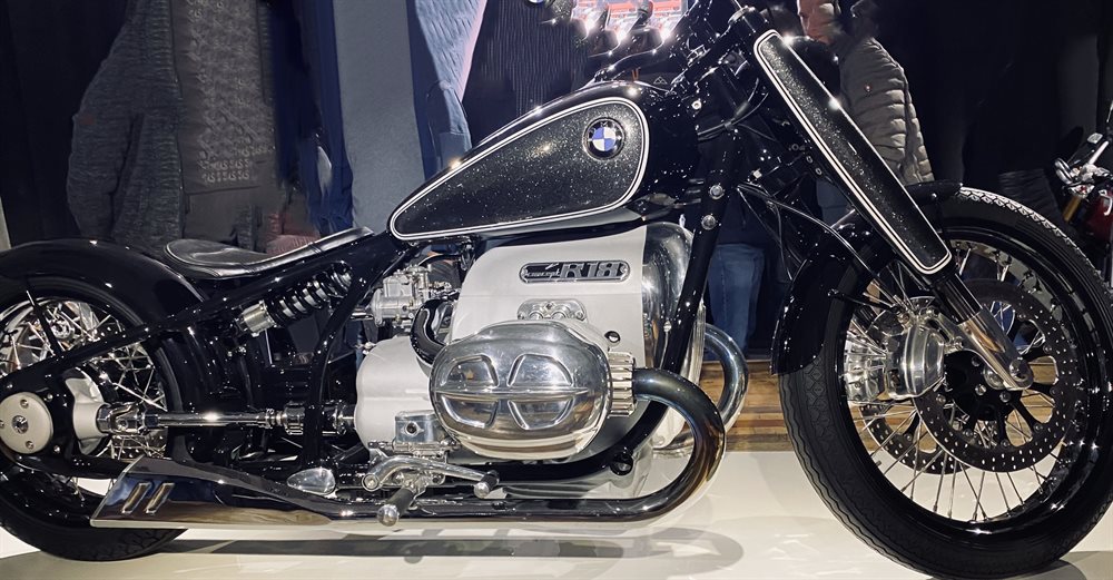 BMW R18
