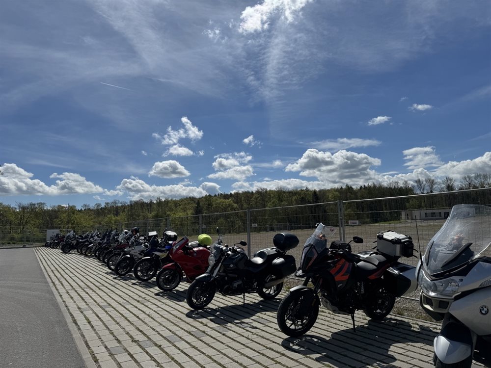 Burg Scharfenstein Motorräder 1