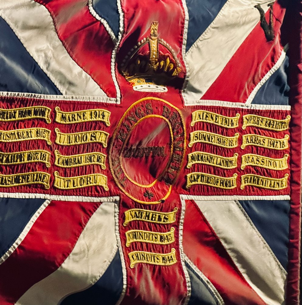 Englische Flagge in der Kathedrale von Liverpool