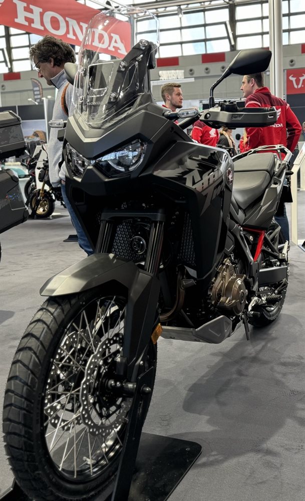 Honda African Twin schwarz