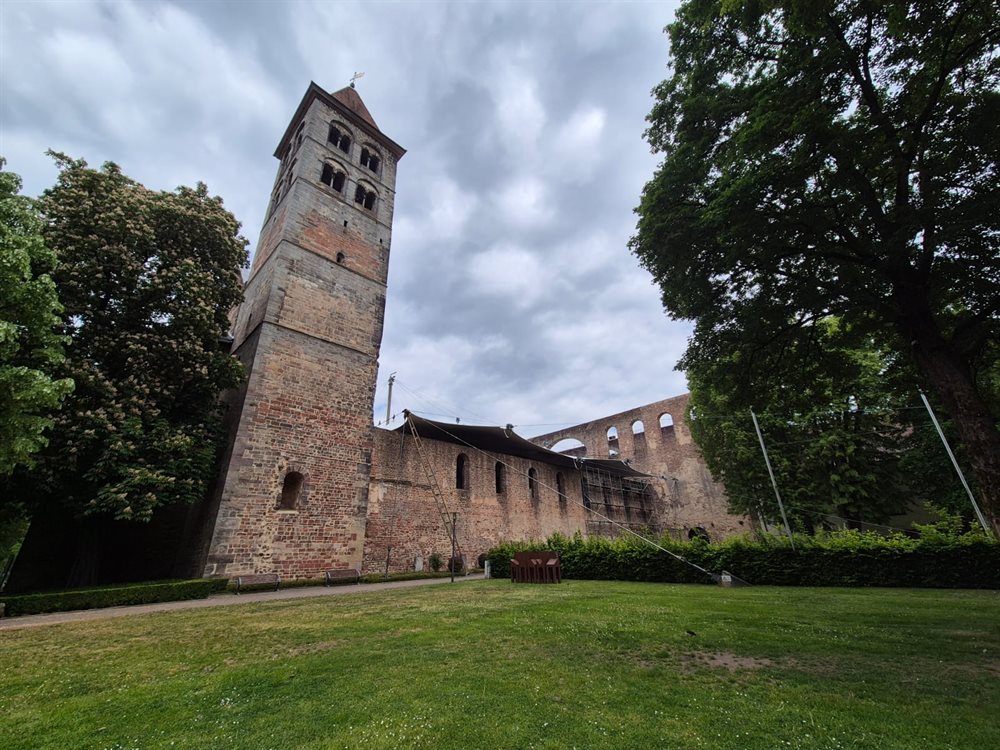 Mit Motorrad zur Stiftsruine in Bad Hersfeld