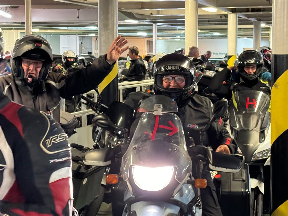 Motorrad auf der Fähre nach England