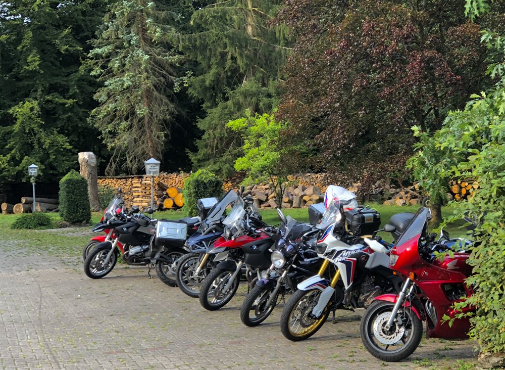 Parkende Motorräder