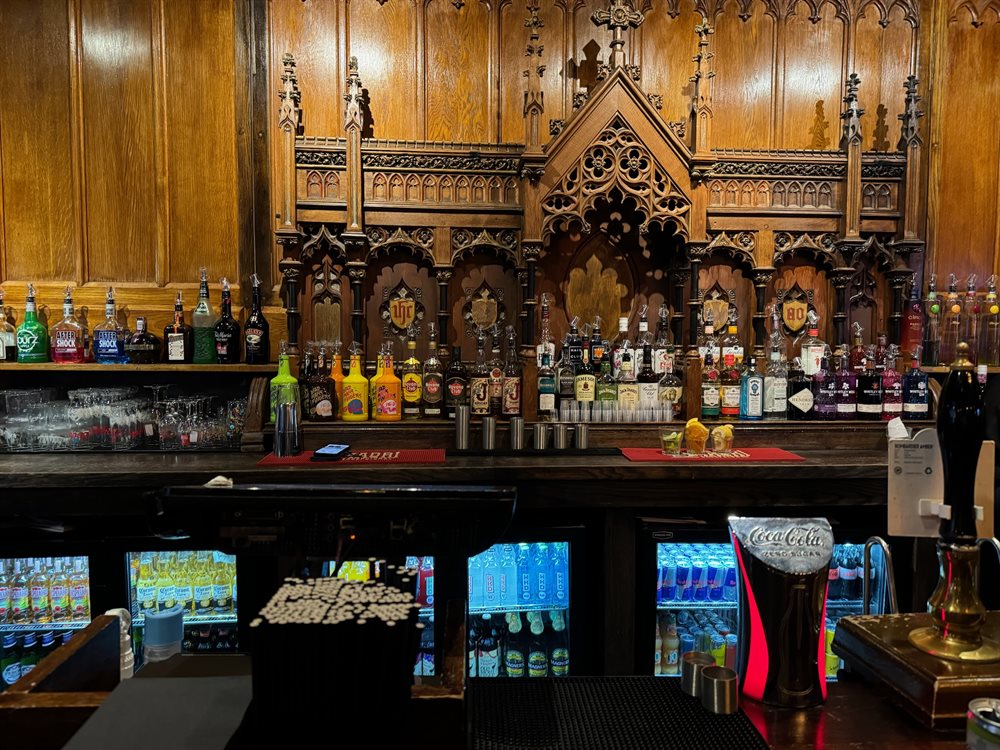 Pub in Liverpool auf Motorradtour 2024