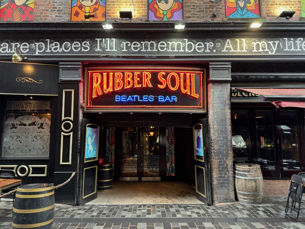 Pub Rubber Soul in England, Motorradtour